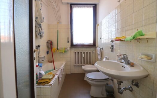 4 Locali Via Attilio Regolo