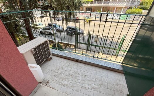 2 Locali Via Valvassori Peroni