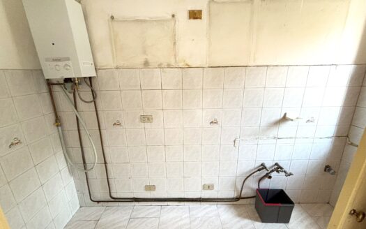 2 Locali Via Valvassori Peroni